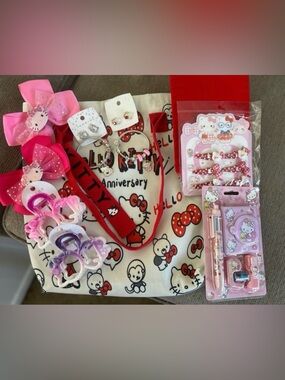 Hello Kitty Tote Bag Gift Bundle